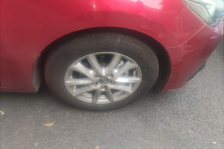 Used Mazda 3 Axela 2014 Sedan 1.5L Automatic Luxury Model Right Front Wheel Hub