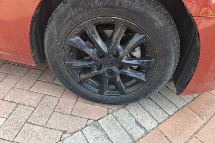 Used Mazda 3 Axela 2014 Sedan 1.5L Manual Comfort Model Right Front Wheel Hub
