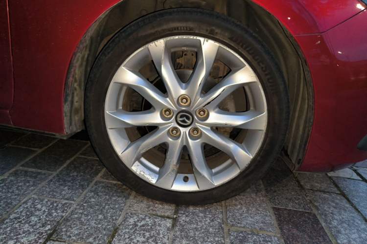 Used Mazda 3 Axela 2014 Hatchback 2.0L Automatic Flagship Model Right Front Wheel Hub