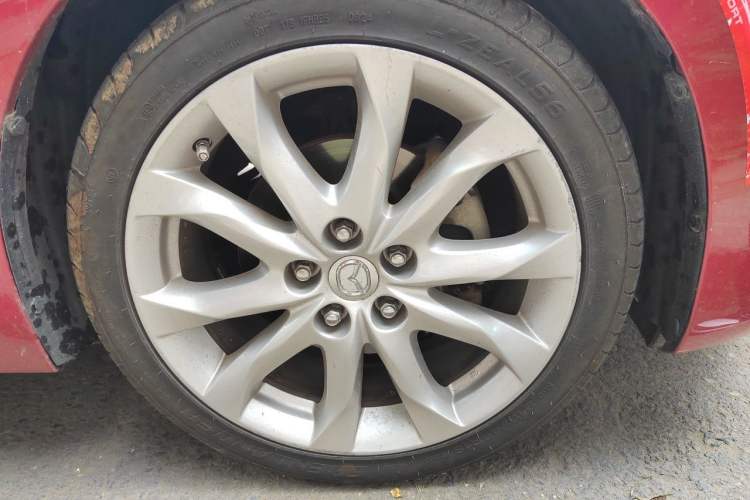 Used Mazda 3 Axela 2014 Hatchback 2.0L Automatic Sport Model Right Front Wheel Hub