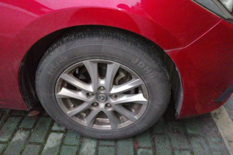 Used Mazda 3 Axela 2014 Sedan 1.5L Automatic Luxury Model Right Front Wheel Hub