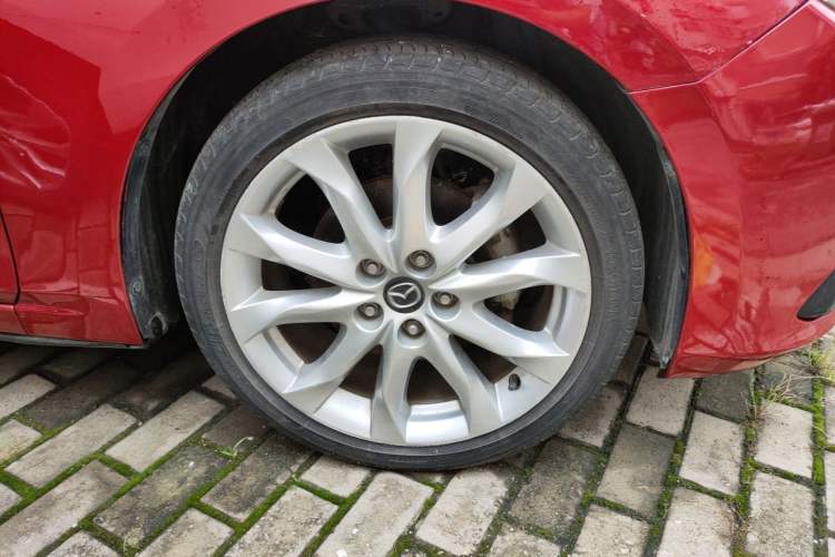Used Mazda 3 Axela 2014 Sedan 2.0L Automatic Flagship Model Right Front Wheel Hub