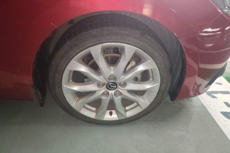 Used Mazda 3 Axela 2014 Sedan 2.0L Automatic Sport Model Right Front Wheel Hub