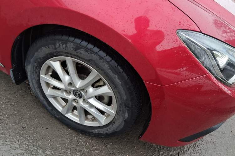 Used Mazda 3 Axela 2014 Sedan 1.5L Manual Comfort Model Right Front Wheel Hub