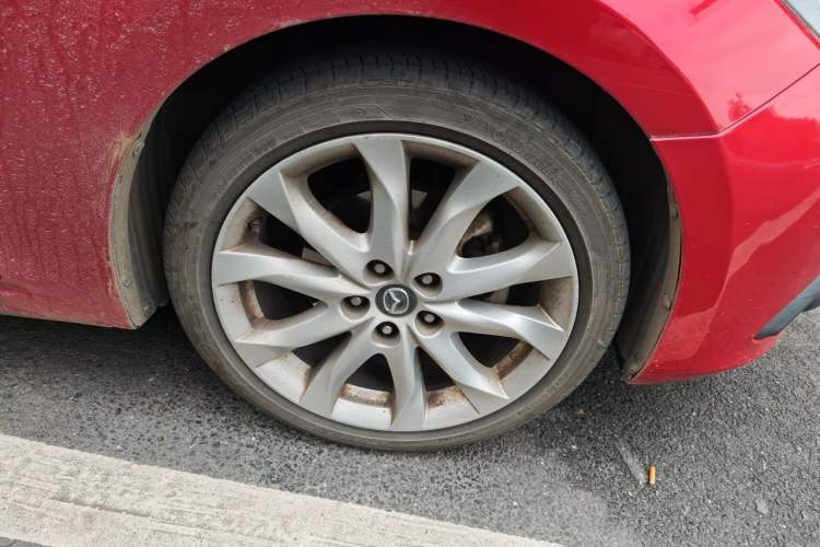 Used Mazda 3 Axela 2014 Sedan 2.0L Automatic Flagship Model Right Front Wheel Hub