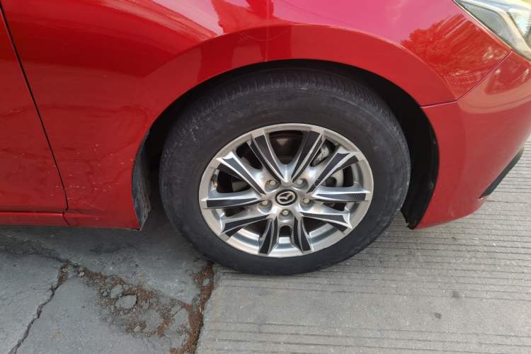 Used Mazda 3 Axela 2014 Sedan 1.5L Automatic Comfort Model Right Front Wheel Hub
