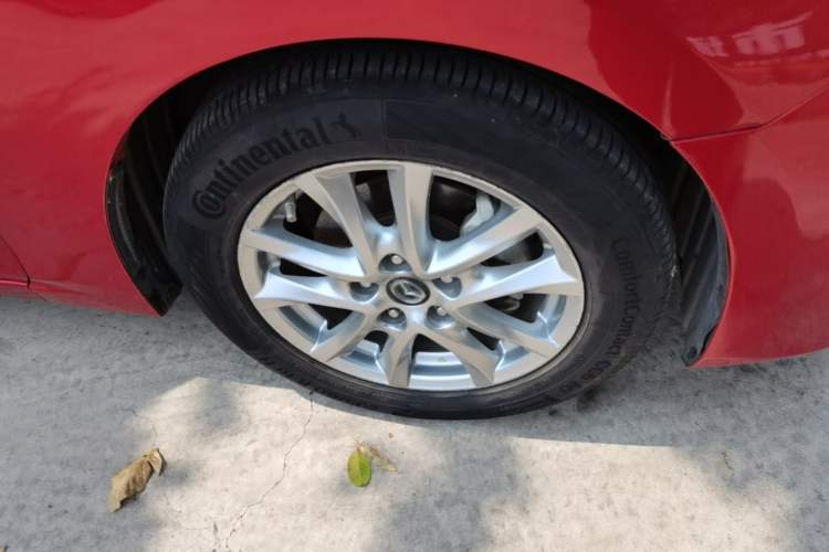 Used Mazda 3 Axela 2014 Sedan 1.5L Automatic Luxury Model Right Front Wheel Hub