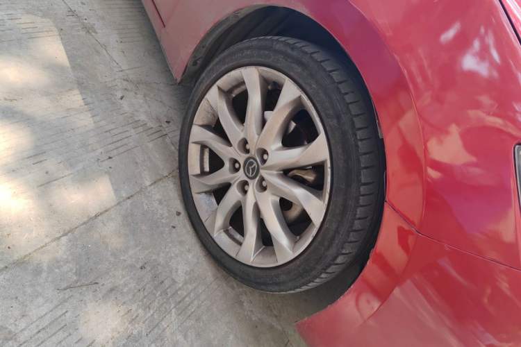 Used Mazda 3 Axela 2014 Sedan 2.0L Automatic Sport Model Right Front Wheel Hub