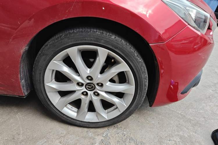 Used Mazda 3 Axela 2014 Sedan 2.0L Automatic Sport Model Right Front Wheel Hub
