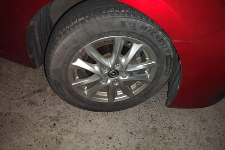 Used Mazda 3 Axela 2014 Sedan 1.5L Automatic Comfort Model Right Front Wheel Hub