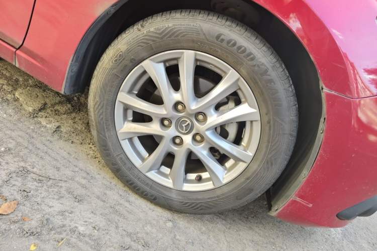Used Mazda 3 Axela 2014 Sedan 1.5L Automatic Luxury Model Right Front Wheel Hub