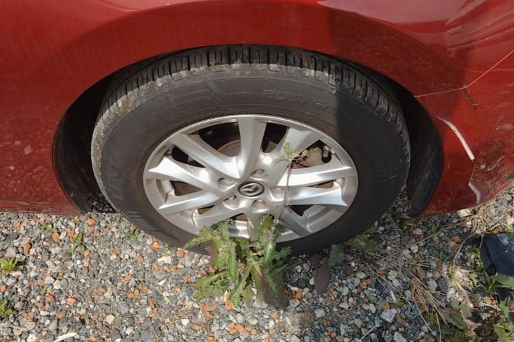 Used Mazda 3 Axela 2014 Sedan 1.5L Automatic Luxury Model Right Front Wheel Hub