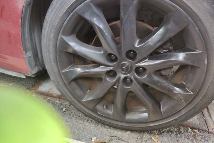 Used Mazda 3 Axela 2014 Hatchback 2.0L Automatic Flagship Model Right Front Wheel Hub