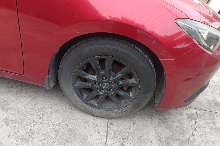 Used Mazda 3 Axela 2014 Sedan 1.5L Manual Comfort Model Right Front Wheel Hub