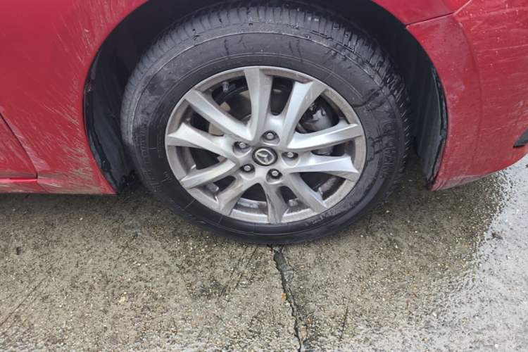 Used Mazda 3 Axela 2014 Hatchback 1.5L Automatic Luxury Model Right Front Wheel Hub