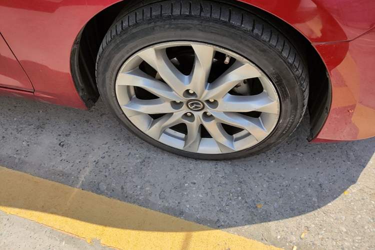 Used Mazda 3 Axela 2014 Sedan 2.0L Automatic Sport Model Right Front Wheel Hub
