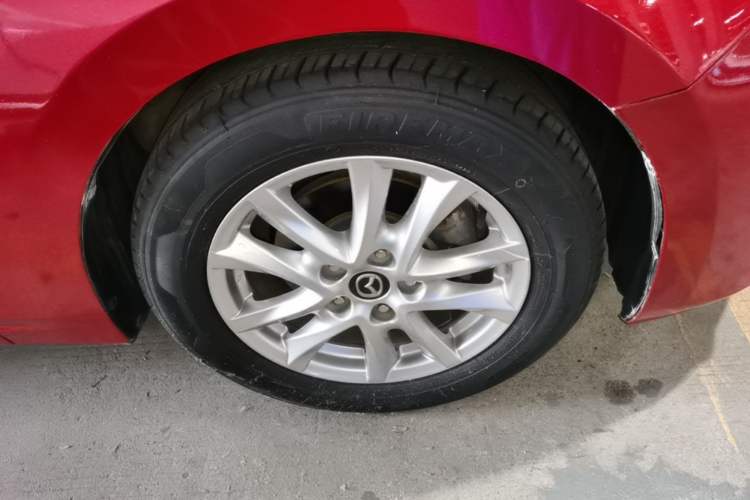 Used Mazda 3 Axela 2014 Sedan 1.5L Automatic Luxury Model Right Front Wheel Hub