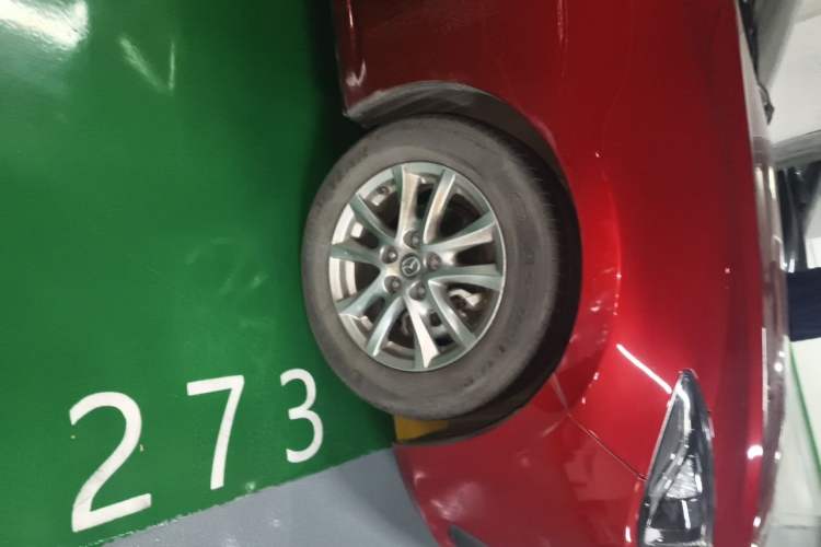 Used Mazda 3 Axela 2014 Hatchback 1.5L Automatic Prestige Model Right Front Wheel Hub