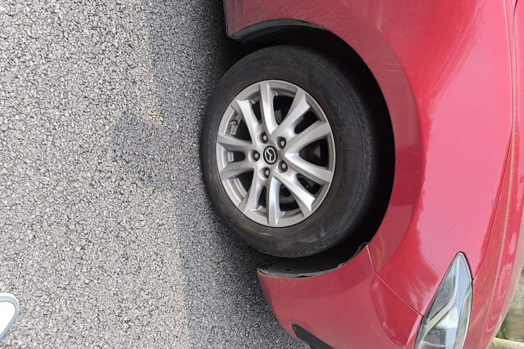 Used Mazda 3 Axela 2014 Sedan 1.5L Automatic Luxury Model Right Front Wheel Hub