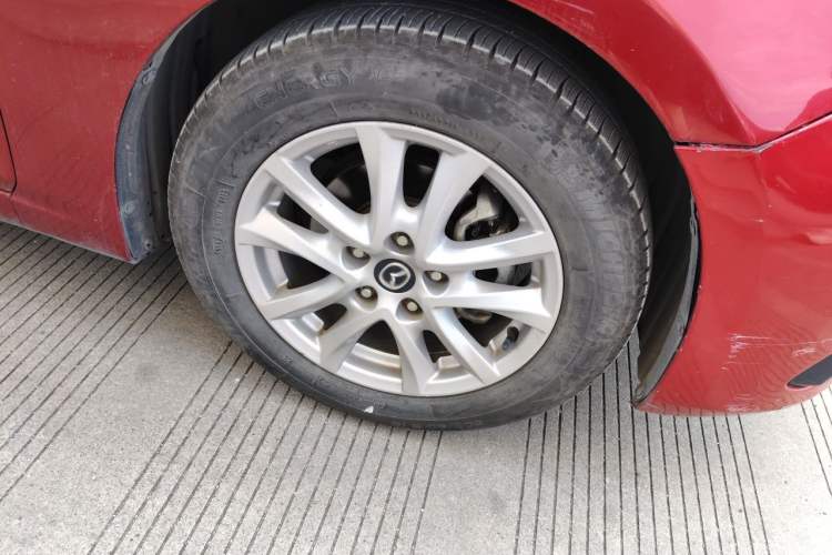 Used Mazda 3 Axela 2014 Sedan 1.5L Automatic Comfort Model Right Front Wheel Hub