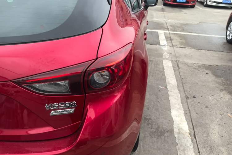 Used Mazda 3 Axela 2014 Hatchback 1.5L Automatic Luxury Model Right Rear Taillight