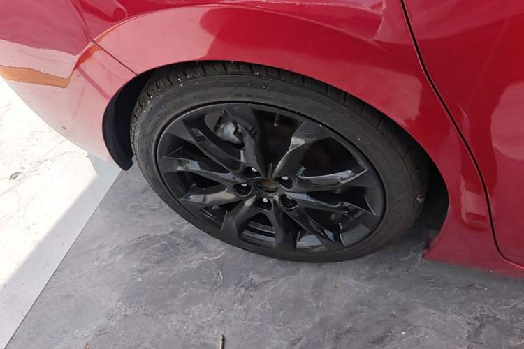 Used Mazda 3 Axela 2014 Sedan 2.0L Automatic Sport Model Right Rear Wheel Hub