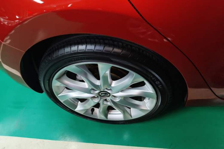 Used Mazda 3 Axela 2014 Hatchback 2.0L Automatic Sport Model Right Rear Wheel Hub