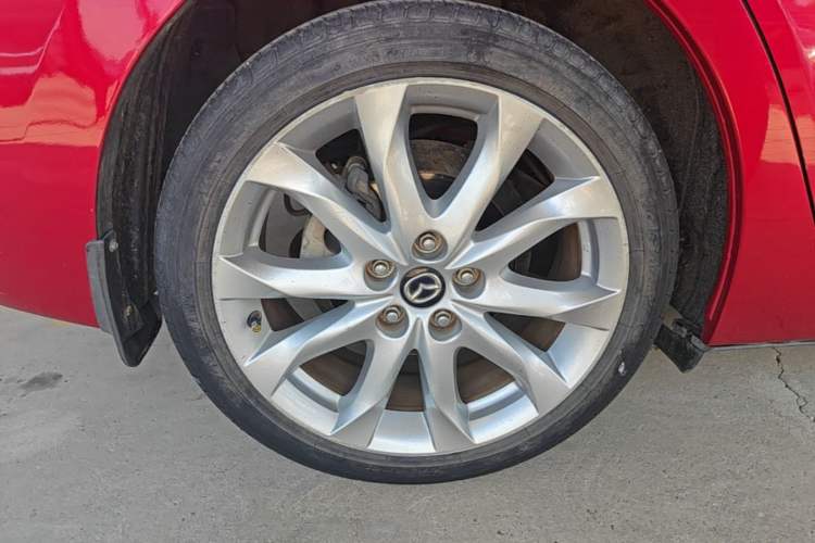 Used Mazda 3 Axela 2014 Sedan 2.0L Automatic Sport Model Right Rear Wheel Hub