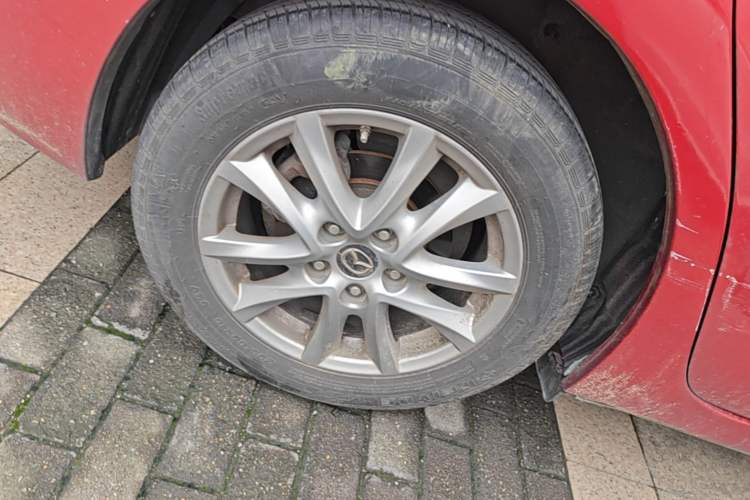 Used Mazda 3 Axela 2014 Sedan 1.5L Automatic Luxury Model Right Rear Wheel Hub