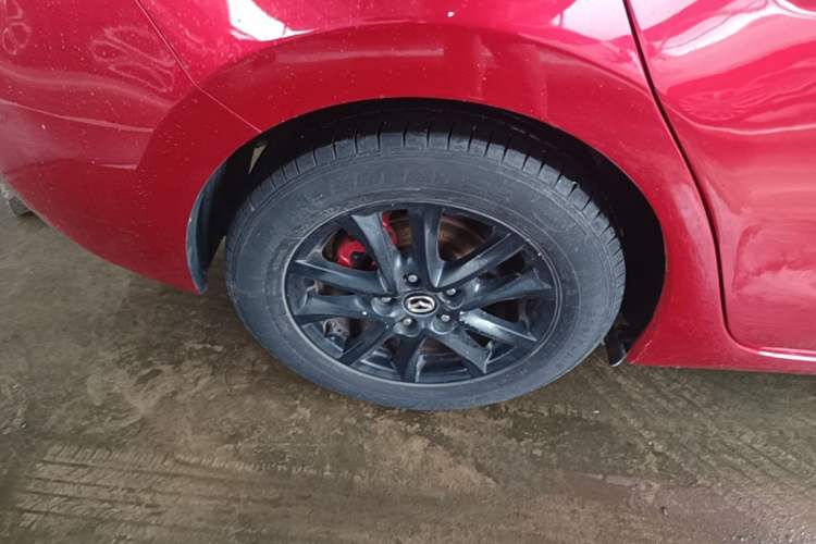 Used Mazda 3 Axela 2014 Sedan 1.5L Automatic Comfort Model Right Rear Wheel Hub