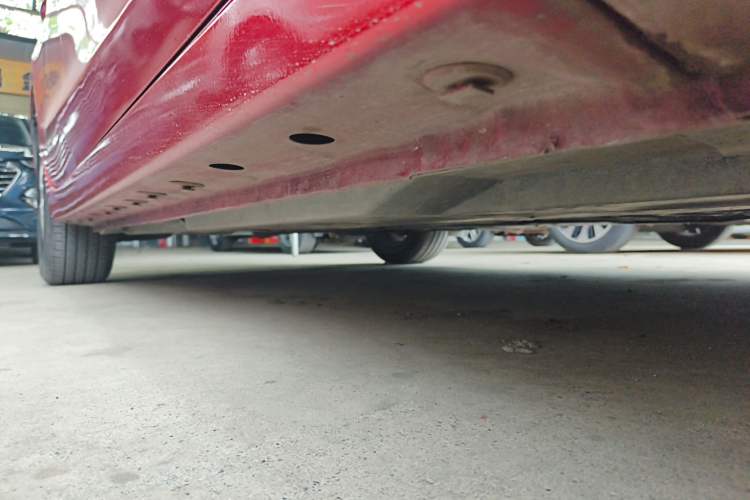Used Mazda 3 Axela 2014 Sedan 1.5L Automatic Luxury Model Right Side Sill