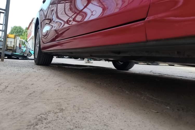 Used Mazda 3 Axela 2014 Sedan 1.5L Automatic Luxury Model Right Side Sill