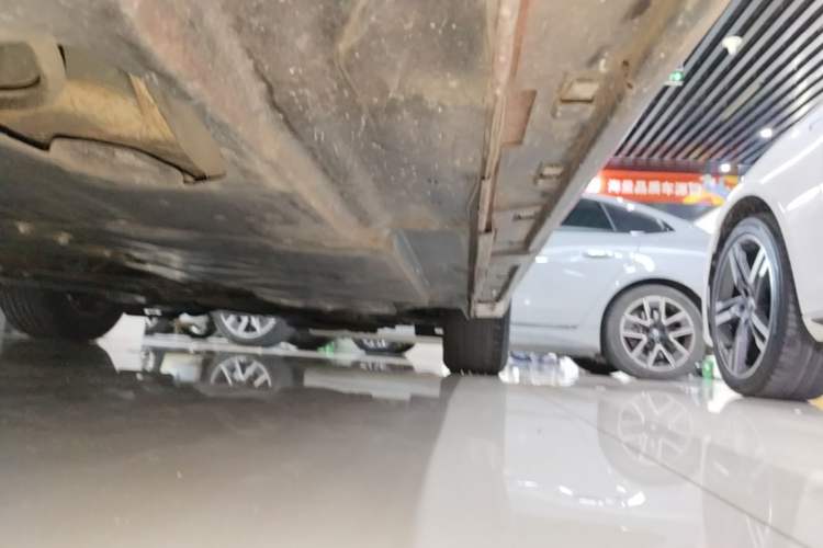Used Mazda 3 Axela 2014 Sedan 1.5L Automatic Comfort Model Right Side Sill