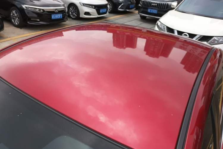 Used Mazda 3 Axela 2014 Sedan 1.5L Automatic Comfort Model Roof