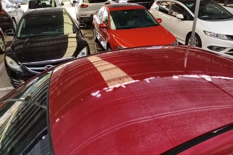 Used Mazda 3 Axela 2014 Sedan 1.5L Manual Comfort Model Roof