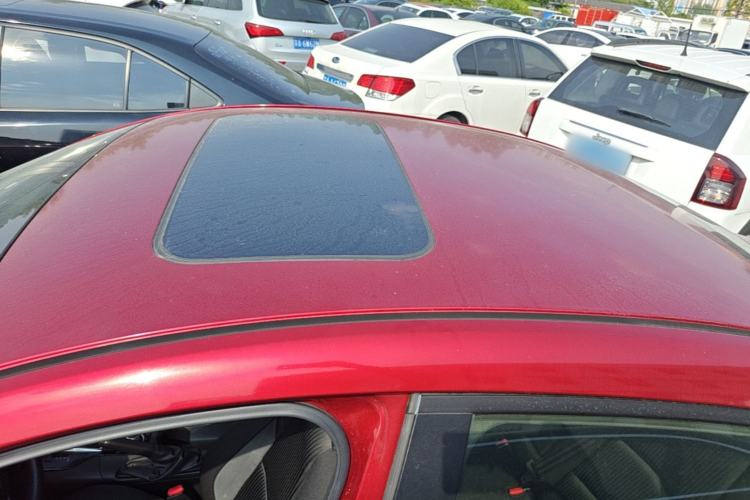Used Mazda 3 Axela 2014 Sedan 1.5L Automatic Luxury Model Roof
