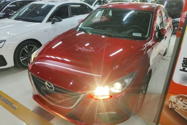 Used Mazda 3 Axela 2014 Sedan 1.5L Automatic Comfort Model