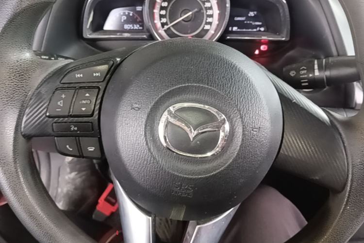 Used Mazda 3 Axela 2014 Sedan 1.5L Automatic Luxury Model Steering Wheel
