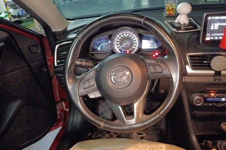 Used Mazda 3 Axela 2014 Sedan 2.0L Automatic Sport Model Steering Wheel