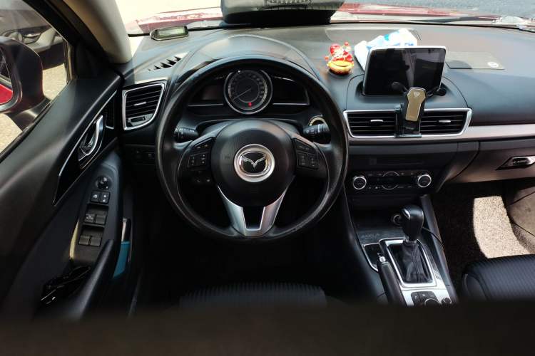 Used Mazda 3 Axela 2014 Sedan 1.5L Automatic Luxury Model Steering Wheel