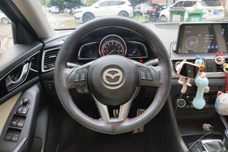 Used Mazda 3 Axela 2014 Sedan 2.0L Automatic Flagship Model Steering Wheel