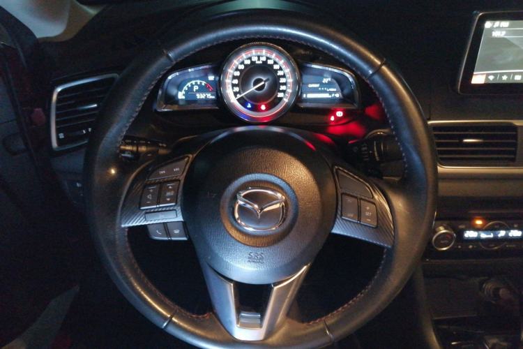 Used Mazda 3 Axela 2014 Sedan 2.0L Automatic Sport Model Steering Wheel