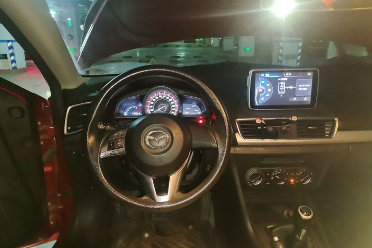 Used Mazda 3 Axela 2014 Sedan 1.5L Manual Comfort Model Steering Wheel
