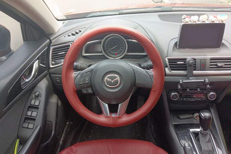 Used Mazda 3 Axela 2014 Sedan 1.5L Automatic Luxury Model Steering Wheel