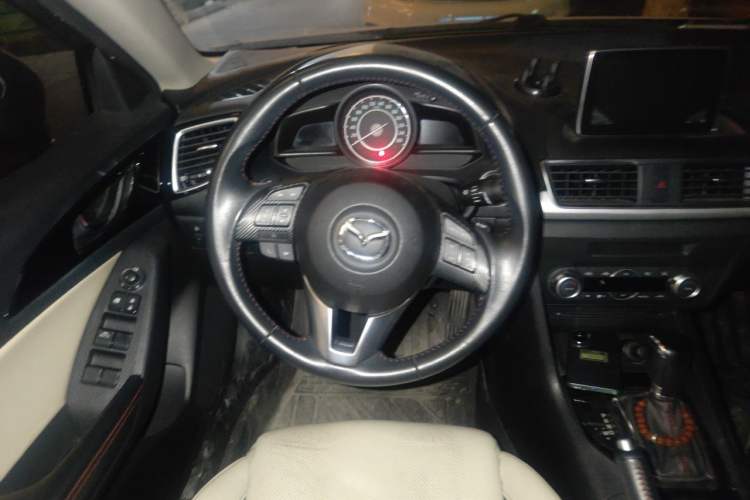 Used Mazda 3 Axela 2014 Sedan 2.0L Automatic Sport Model Steering Wheel