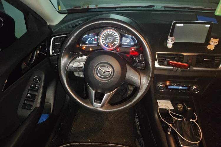 Used Mazda 3 Axela 2014 Sedan 1.5L Automatic Luxury Model Steering Wheel