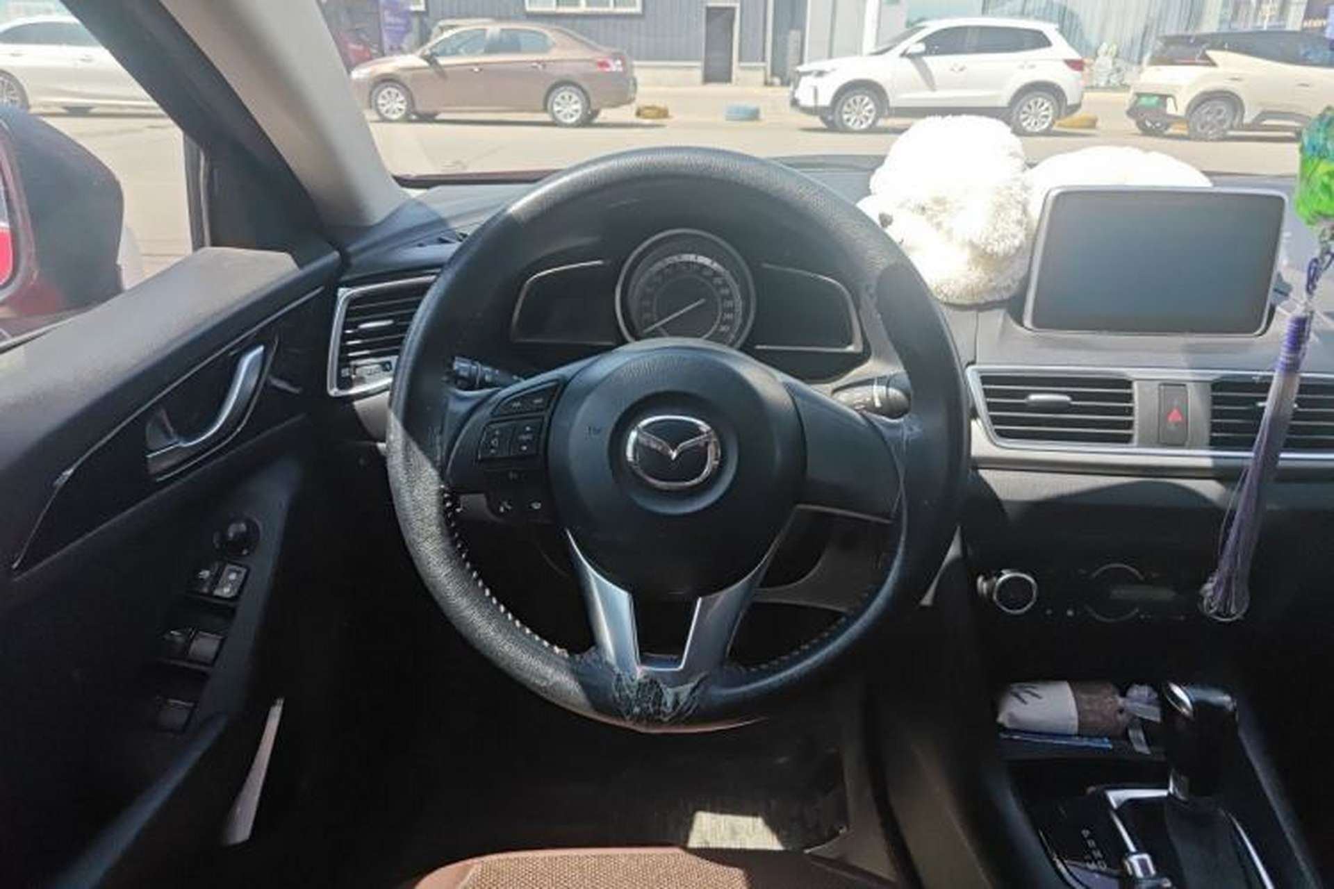 Used Mazda 3 Axela 2014 Sedan 1.5L Automatic Luxury Model Steering Wheel