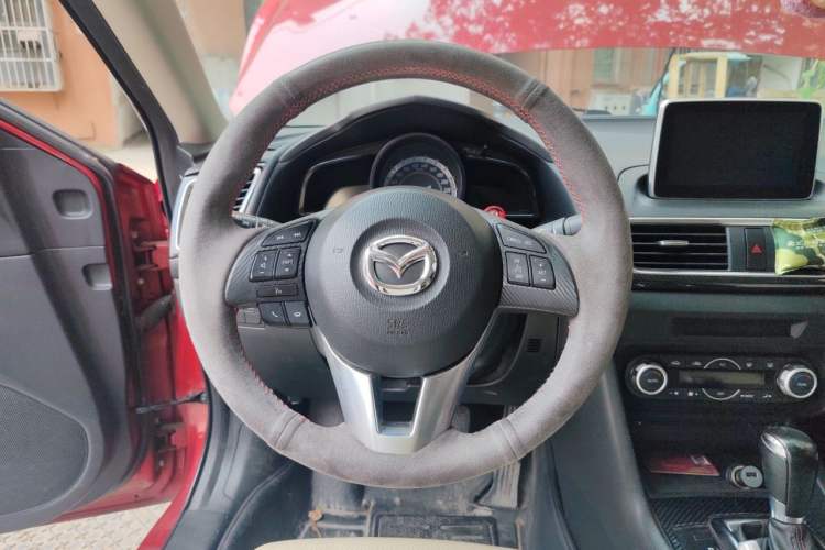 Used Mazda 3 Axela 2014 Sedan 2.0L Automatic Sport Model Steering Wheel