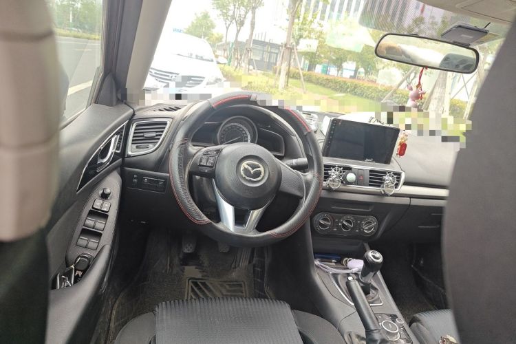 Used Mazda 3 Axela 2014 Sedan 1.5L Manual Comfort Model Steering Wheel