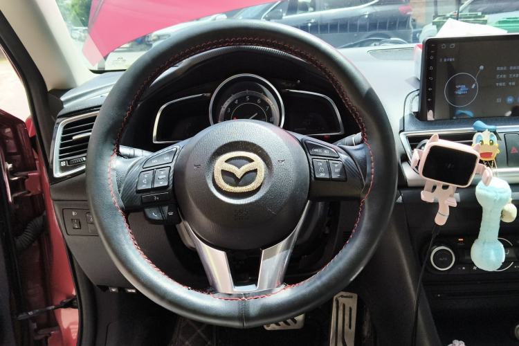 Used Mazda 3 Axela 2014 Sedan 2.0L Automatic Flagship Model Steering Wheel